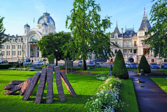 centre ville historique d'Evian les Bains, parc, casino et mairie